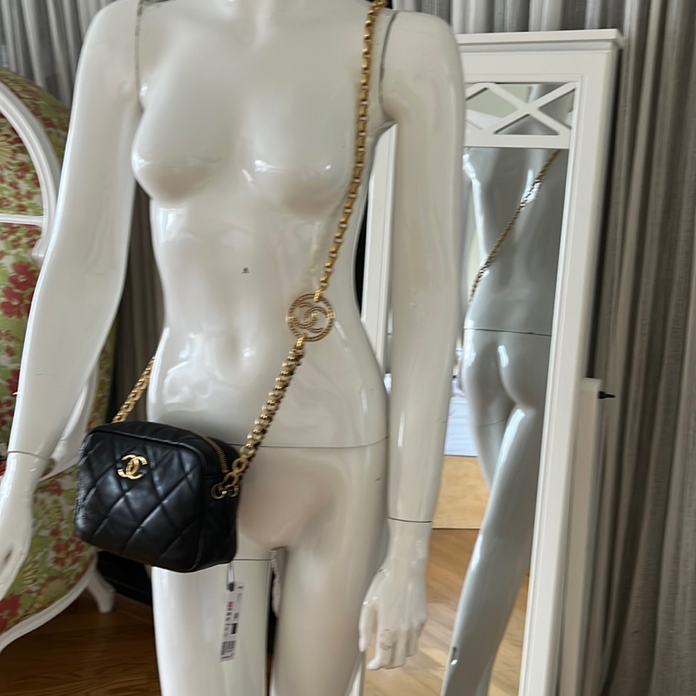 Authentic Chanel brand new & tags Crossbody exquisite bag chain is like a Jewel